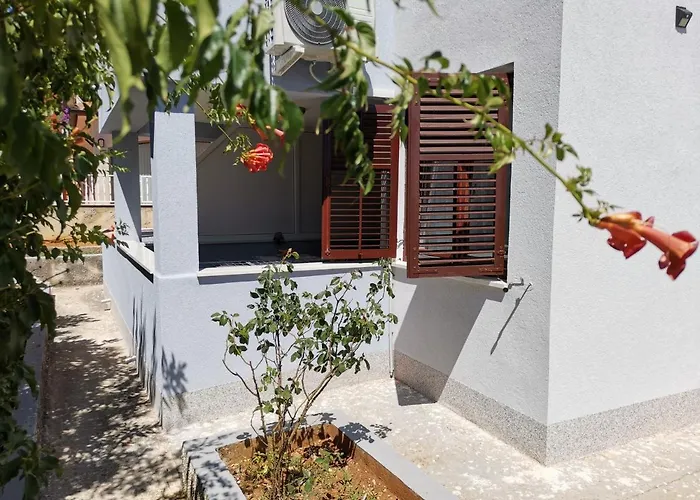 Lungomare * Πούλα